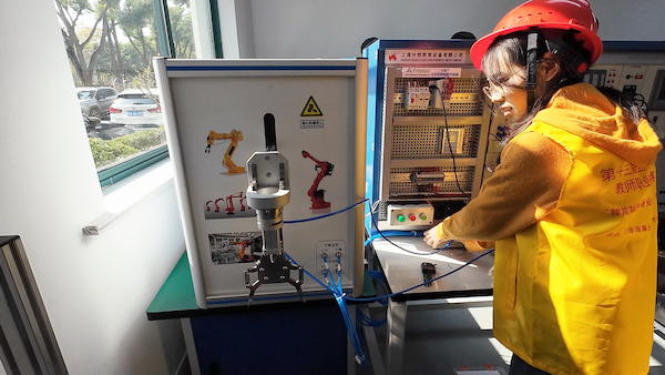 微信图片_20251127133320_638_350 微信图片_20251127133320_638_350